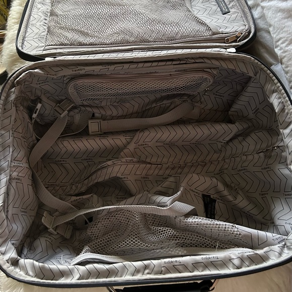 Travel Pro Luggage - Picture 9 of 10